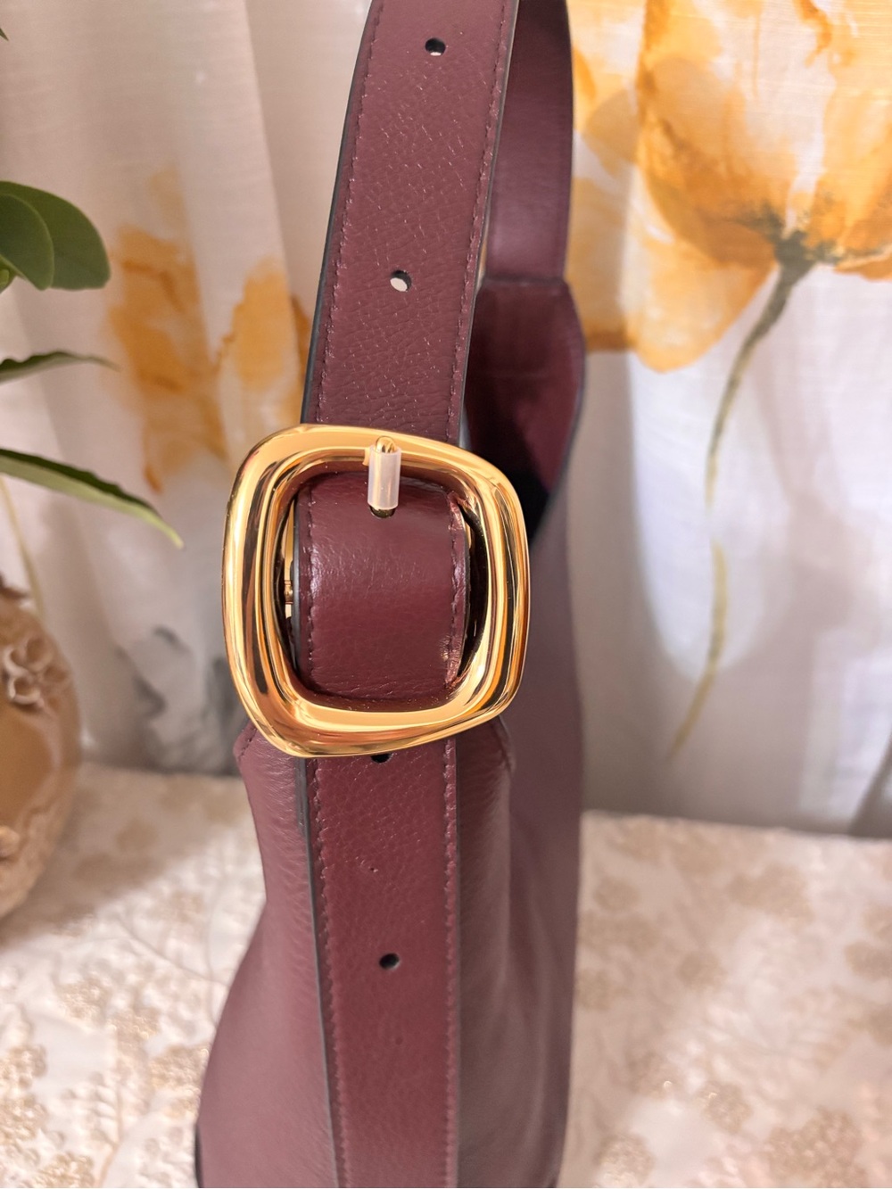 Madewell Pebbled Leather Shoulder Bag in Burgundy - Picture 5 of 9